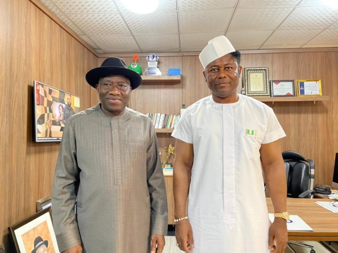 APC Presidential Aspirant, Jack Rich Visits Jonathan Over Aide's Death