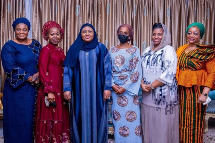 Aisha Buhari Hosts Dolapo Osinbajo, Wives Of Service Chiefs