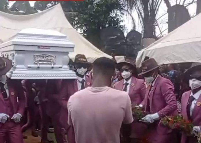 Osinachi: Ekwueme singer finally buried in Abia