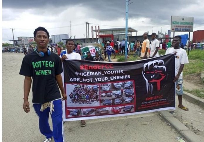 One shot dead as suspected internet fraudsters protest against EFCC in Delta