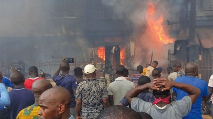 A fire destroys the Ibadan spare parts market