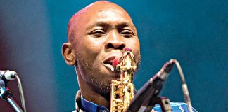 Seun Kuti jets out of Nigeria after police ordeal