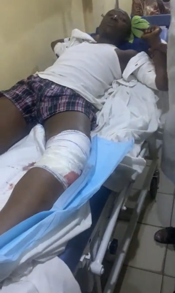 F5e5vfHXsAAx7vs-611x1024 Tension In Abuja Market As DSS Operatives Shoot 2