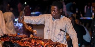 “Suya wrapped in newspapers can cause cancer” — Health experts warn Nigerians