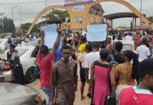 UNIBEN students shut down Benin-Ore highway over power outage