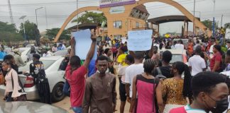 UNIBEN students shut down Benin-Ore highway over power outage