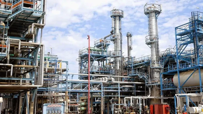 Federal Government Commences Crude Oil Sales to Local Refineries in Naira