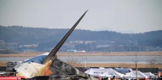 Plane crash: South Korea begins lifting Jeju Air wreckage