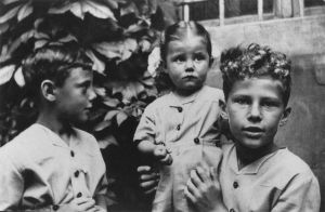 CATDv5YWMAAxNJW-300x196 End of an Era: Giorgio Armani, Italian Fashion Icon, Dies at 91