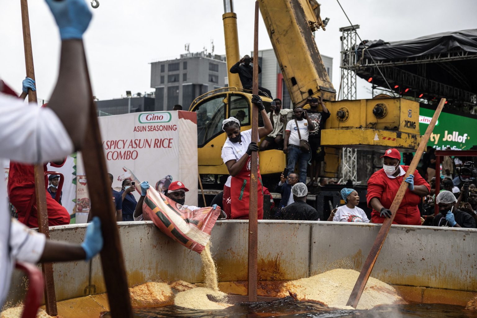 Hilda Baci Sets New Standard With Record-Breaking Jollof Rice Feast At Eko Hotels
