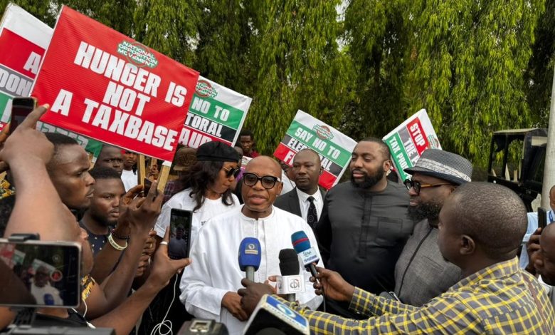 Amaechi Accuses APC of Fearing Electronic Transmission, Urges United Opposition Action